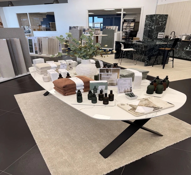 Table en céramique 6 à 8 personnes – Design élégant et grande capacité