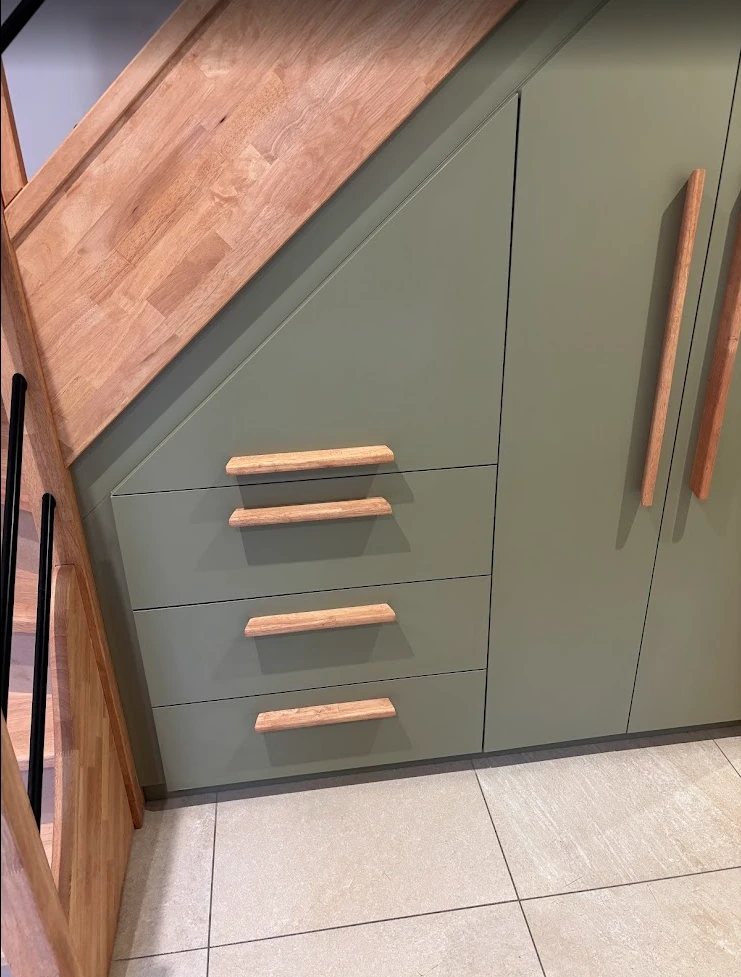 Aménagement sous escalier