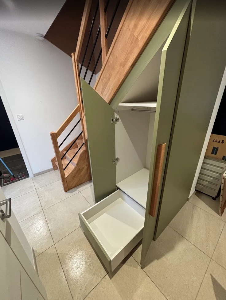 Aménagement sous escalier