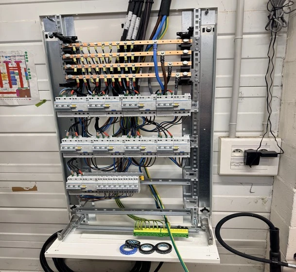 SLES : votre expert en électricité tertiaire ⚡