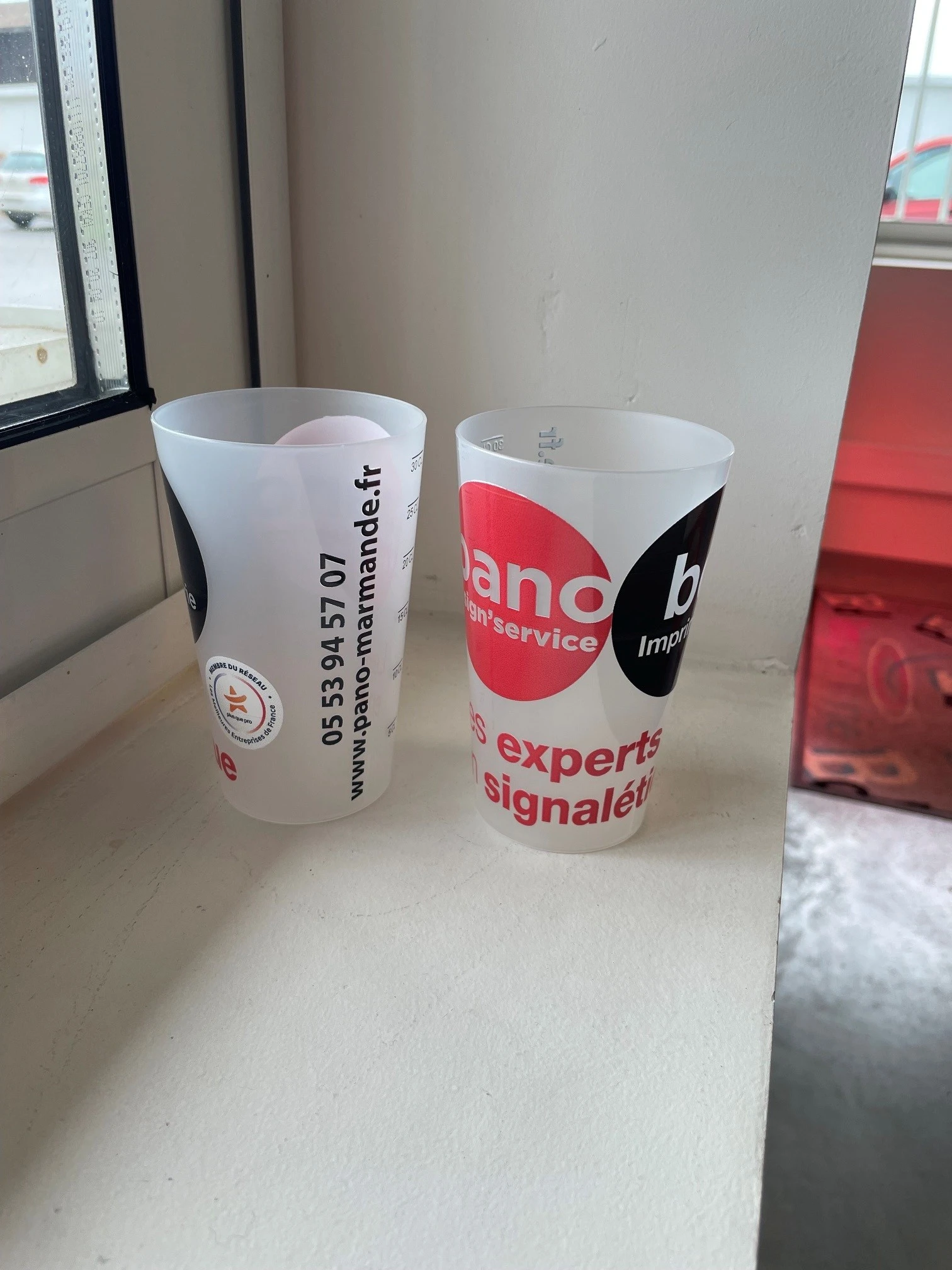 Goodies personnalisés – Stylos, porte-clés, stickers, éco cups et objets publicitaires