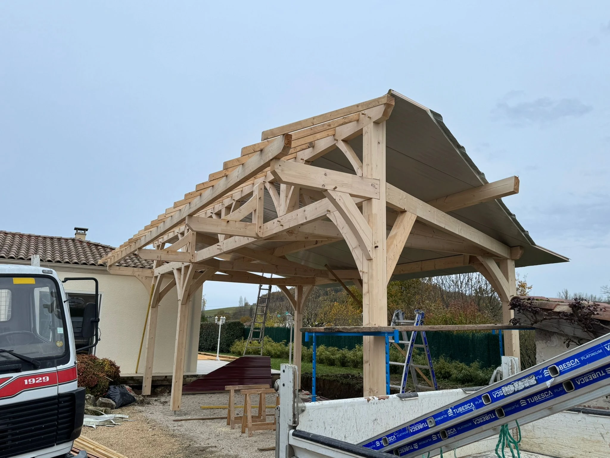 Construction de charpente neuve – Fabrication et pose sur mesure