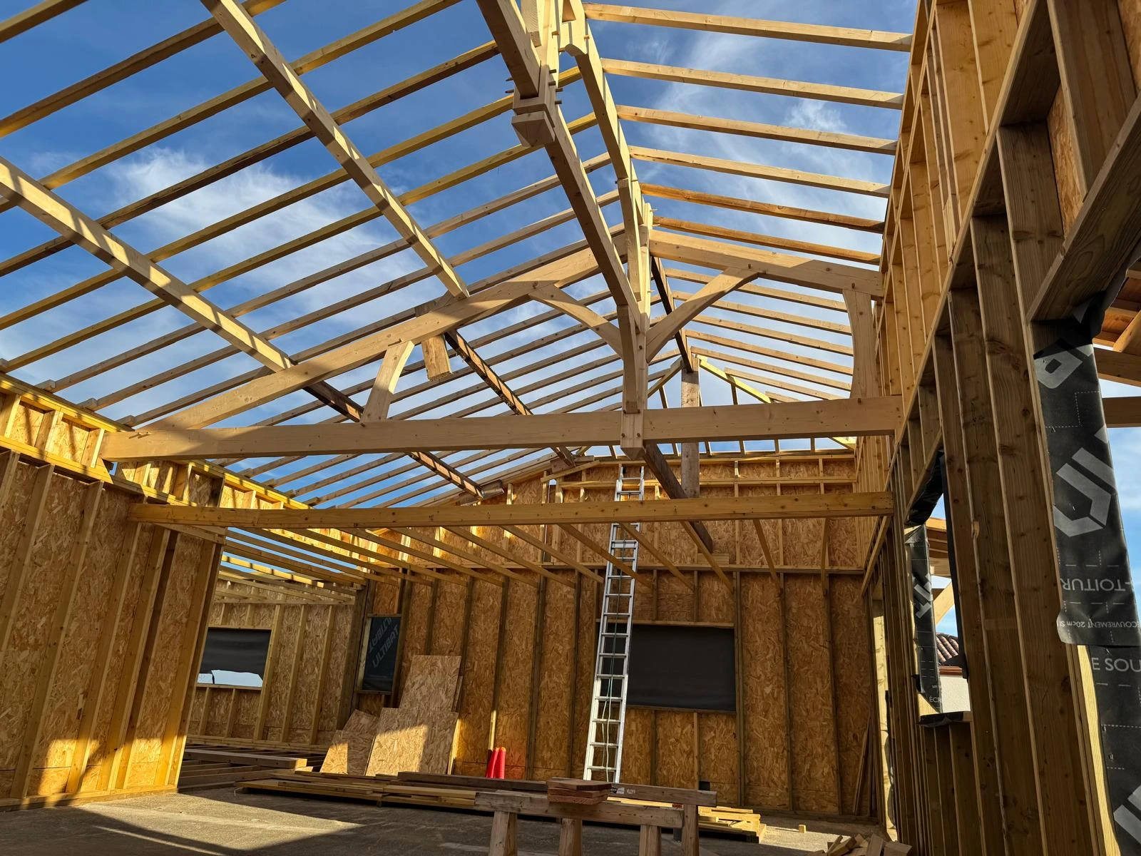 Construction de charpente neuve – Fabrication et pose sur mesure