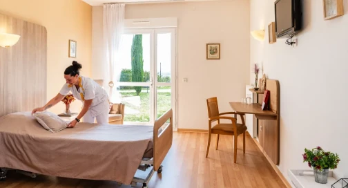 Investissement en chambre médicalisée en EHPAD au loyer de 673 € garanti net d'impôt pour la retraite complémentaire.