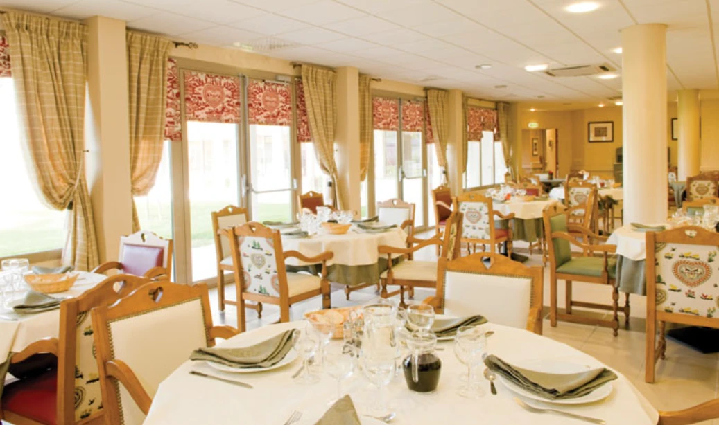 Investissement en chambre médicalisée en EHPAD au loyer de 769 € garanti net d'impôt pour la retraite complémentaire.