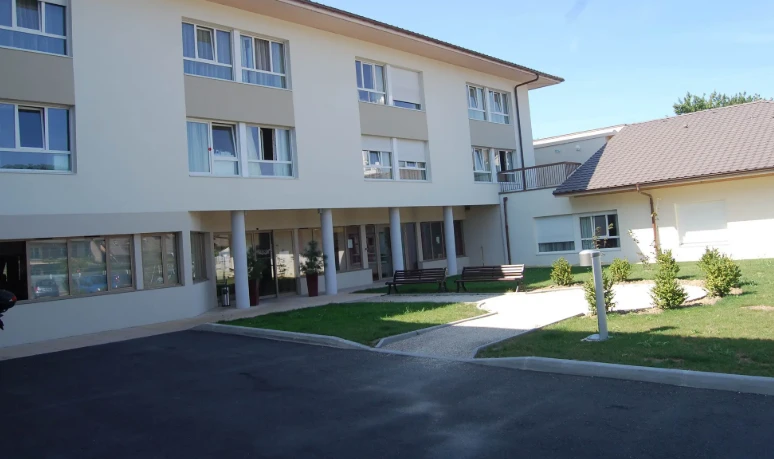 Investissement en chambre médicalisée en EHPAD au loyer de 769 € garanti net d'impôt pour la retraite complémentaire.