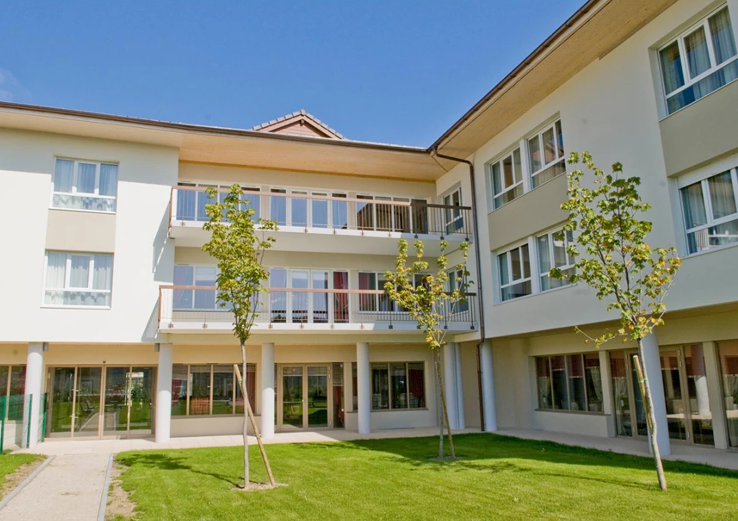 Investissement en chambre médicalisée en EHPAD au loyer de 769 € garanti net d'impôt pour la retraite complémentaire.