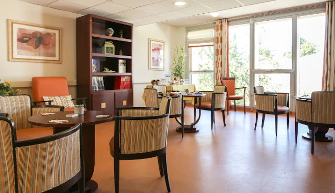 Investissement en chambre médicalisée en EHPAD au loyer de 818 € garanti net d'impôt pour la retraite complémentaire.