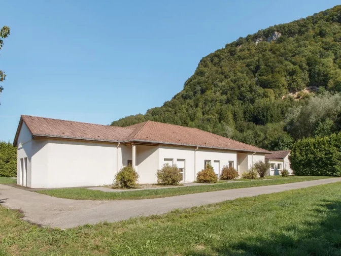 Investissement en chambre médicalisée en EHPAD au loyer de 646 € garanti net d'impôt pour la retraite complémentaire.