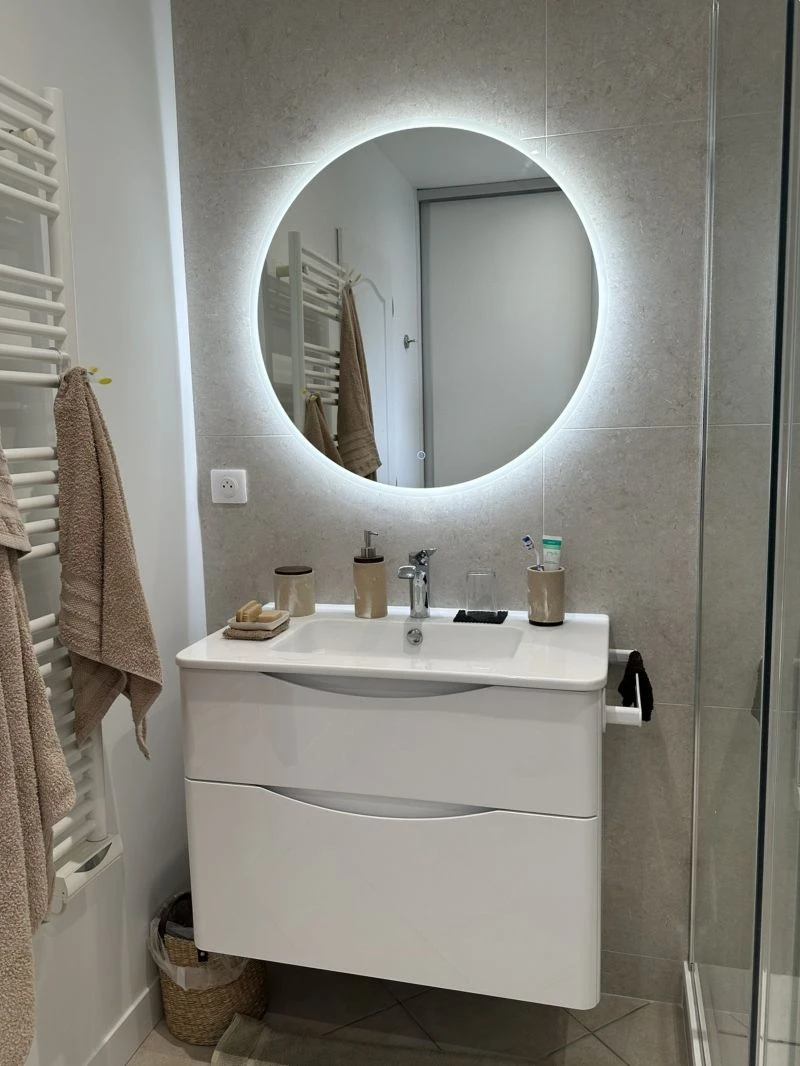Rénovation d'une salle de bain et d'un WC avec placard aménagé à Octeville-sur-Mer