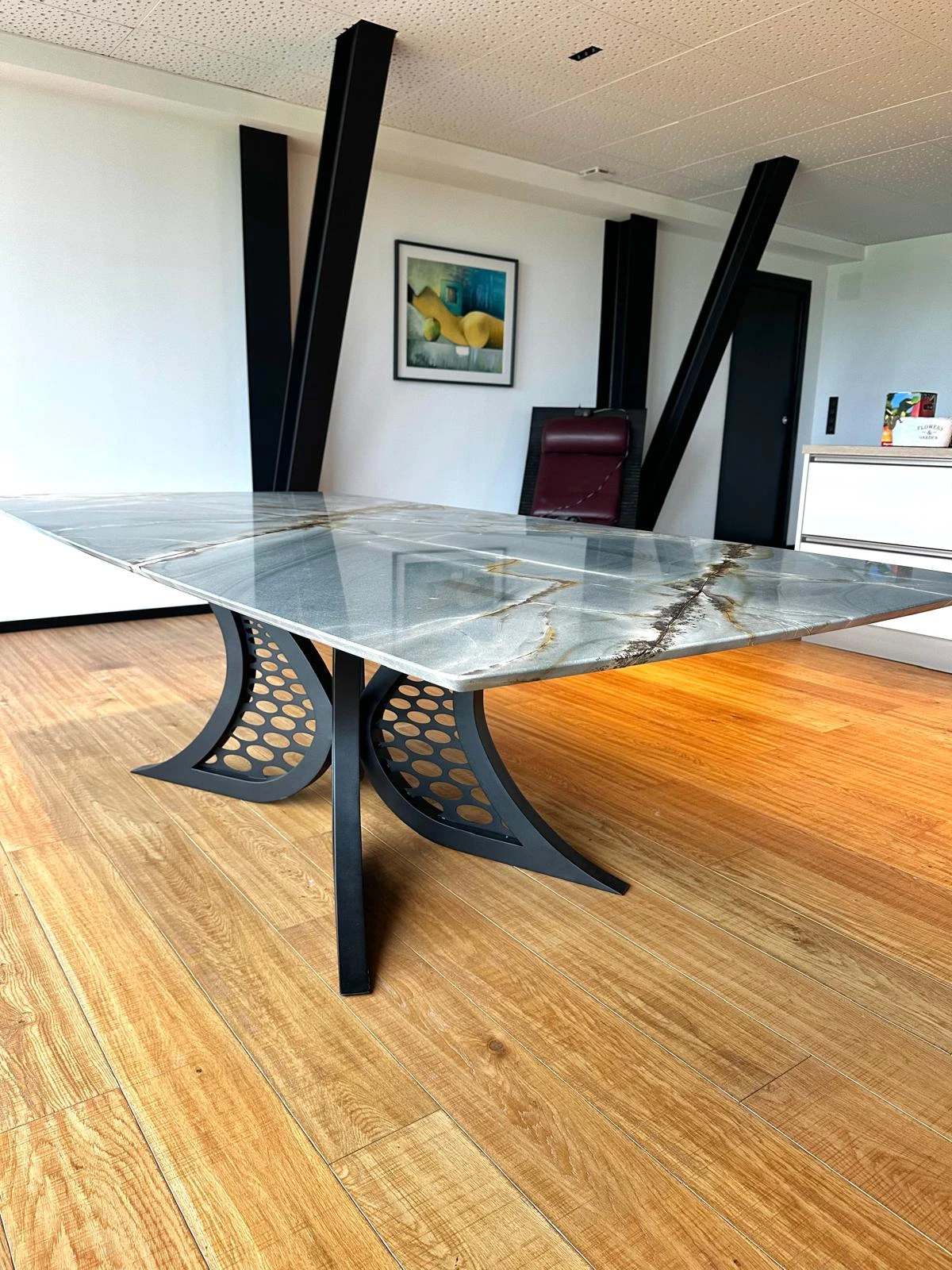 Création de tables en métal sur mesure