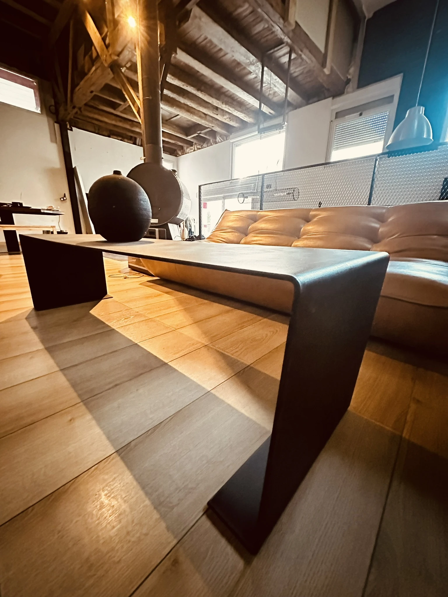 Création de tables en métal sur mesure