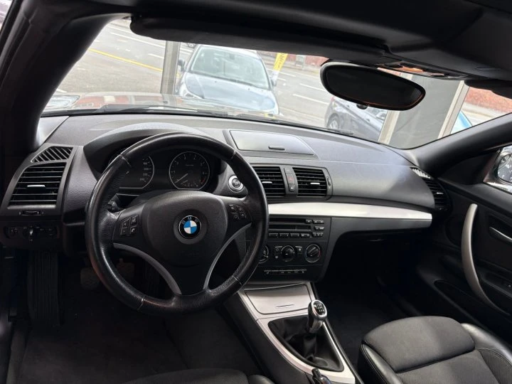 BMW SÉRIE 1 CABRIOLET E88 – 118i 143 CH CONFORT
