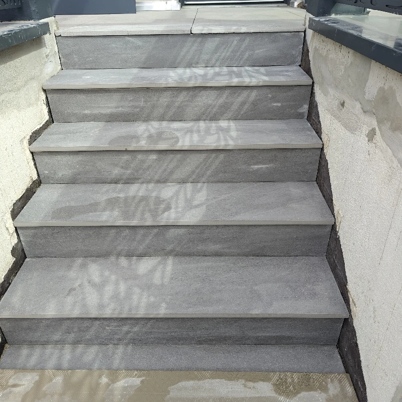 Pose de dalles sur escalier