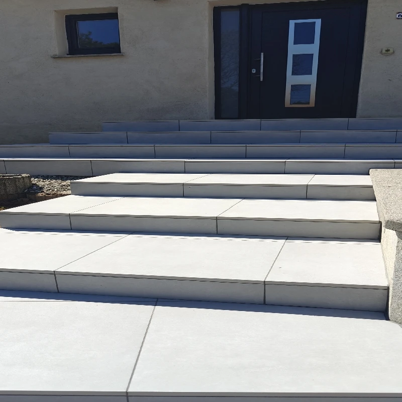 Pose de dalles sur escalier