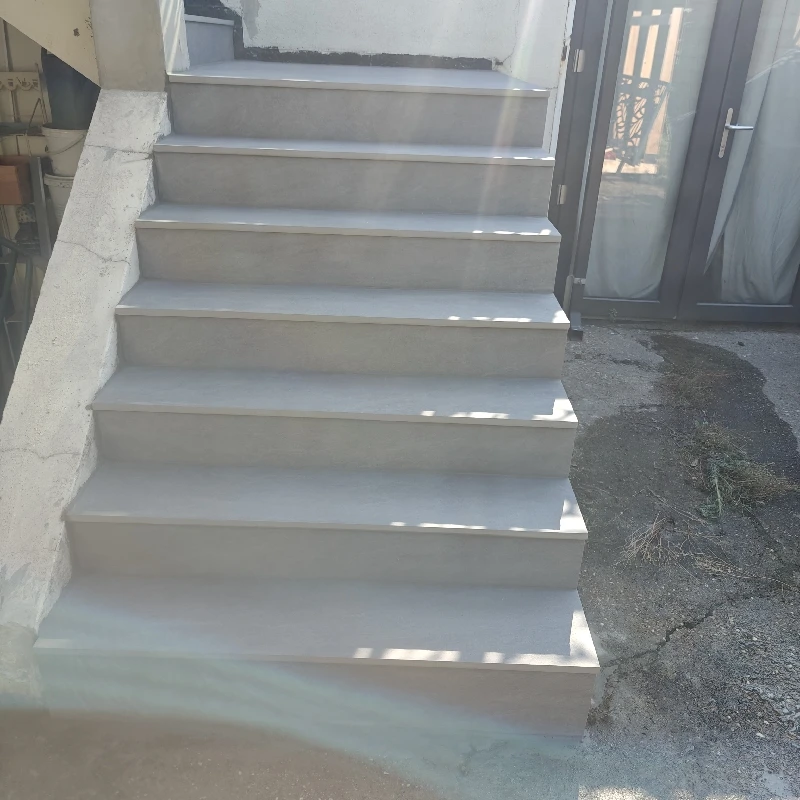 Pose de dalles sur escalier