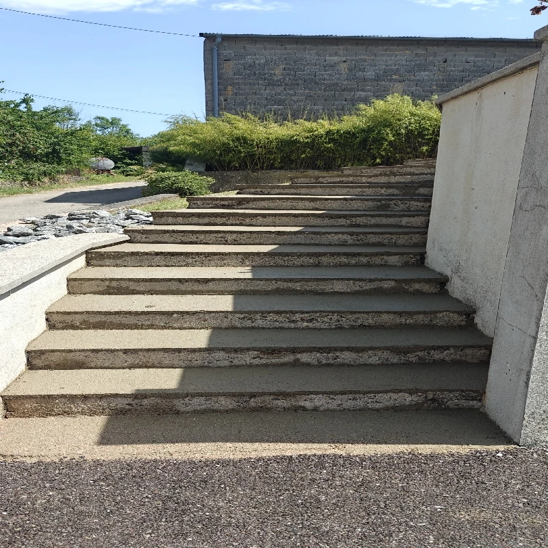 Pose de dalles sur escalier