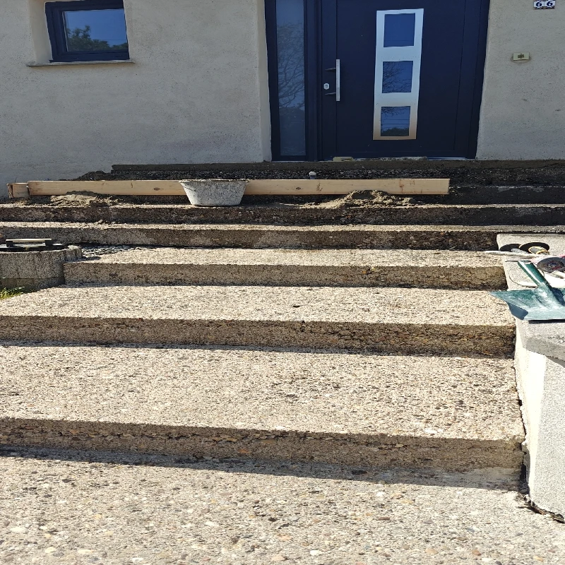 Pose de dalles sur escalier