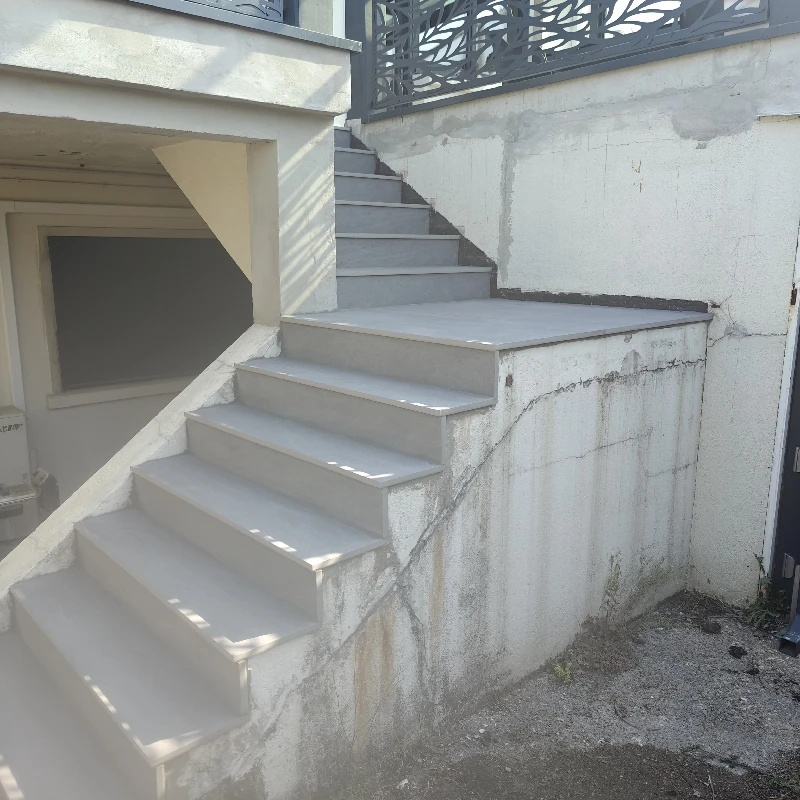 Pose de dalles sur escalier