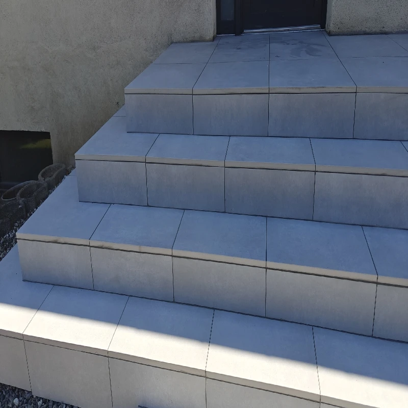 Habillage escalier en carrelage