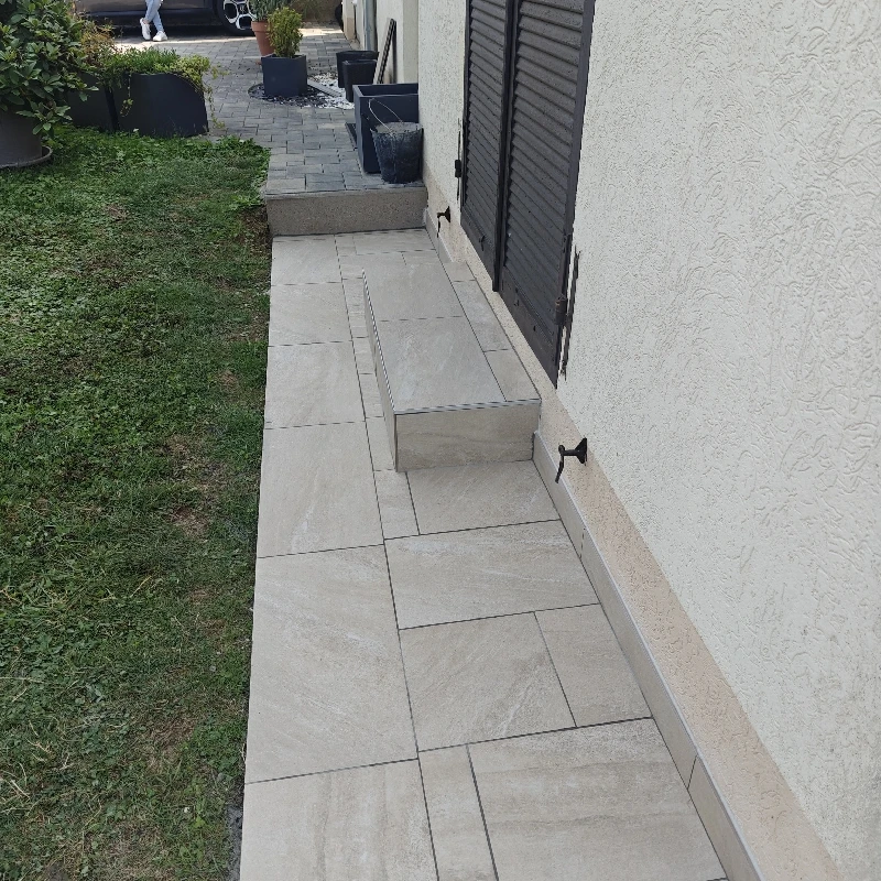Habillage escalier en carrelage