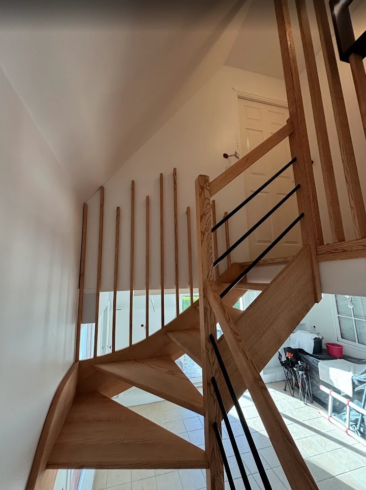 Escalier sur mesure 2/4 tournants et claustra