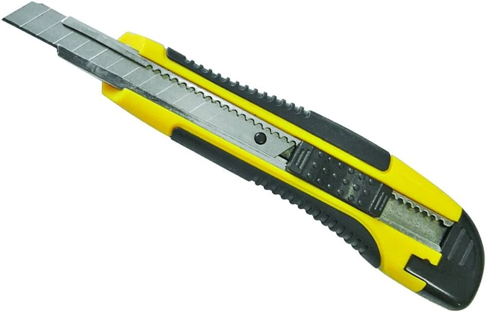 CUTTER POIGNEE CAOUTCHOUC 9MM