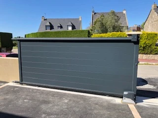 Portail coulissant électrique
