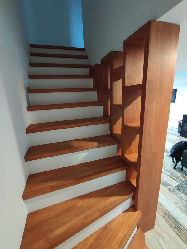 Fabrication d'un escalier avec un garde corps bibliothèque à Beutin