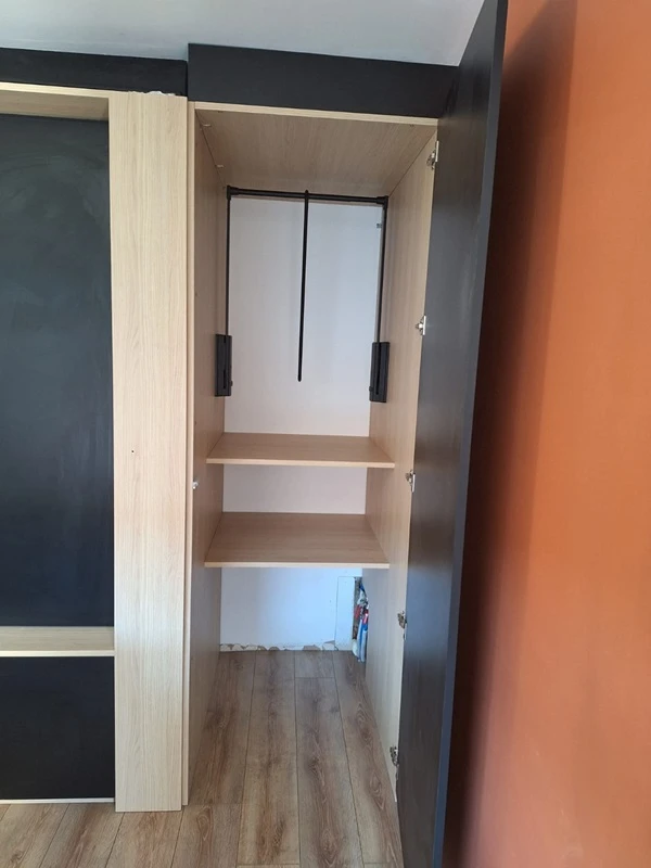 Aménagement sous escalier sur mesure à Setques