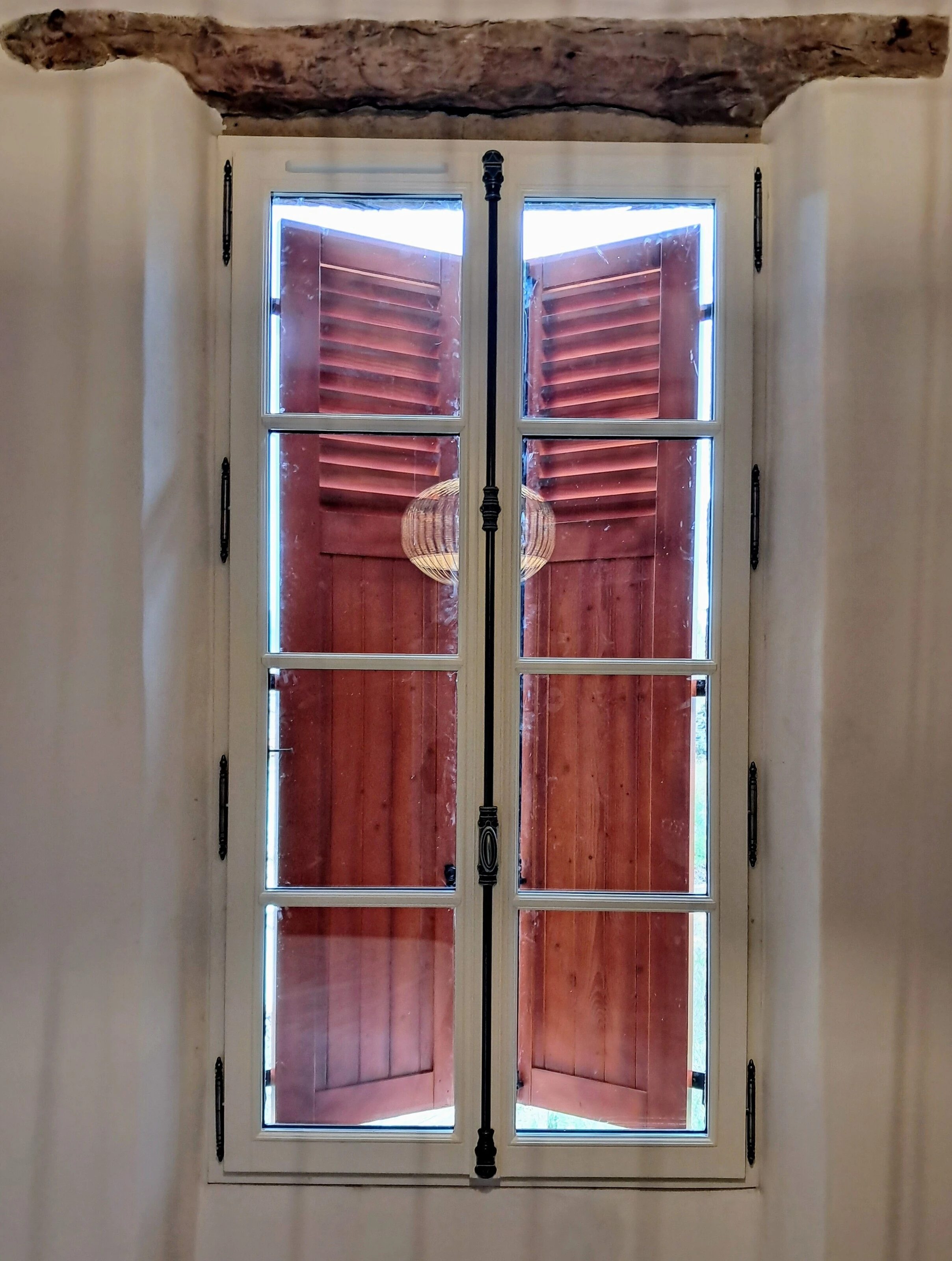 Fenêtre bois sur mesure – Charme authentique et isolation | VITREA