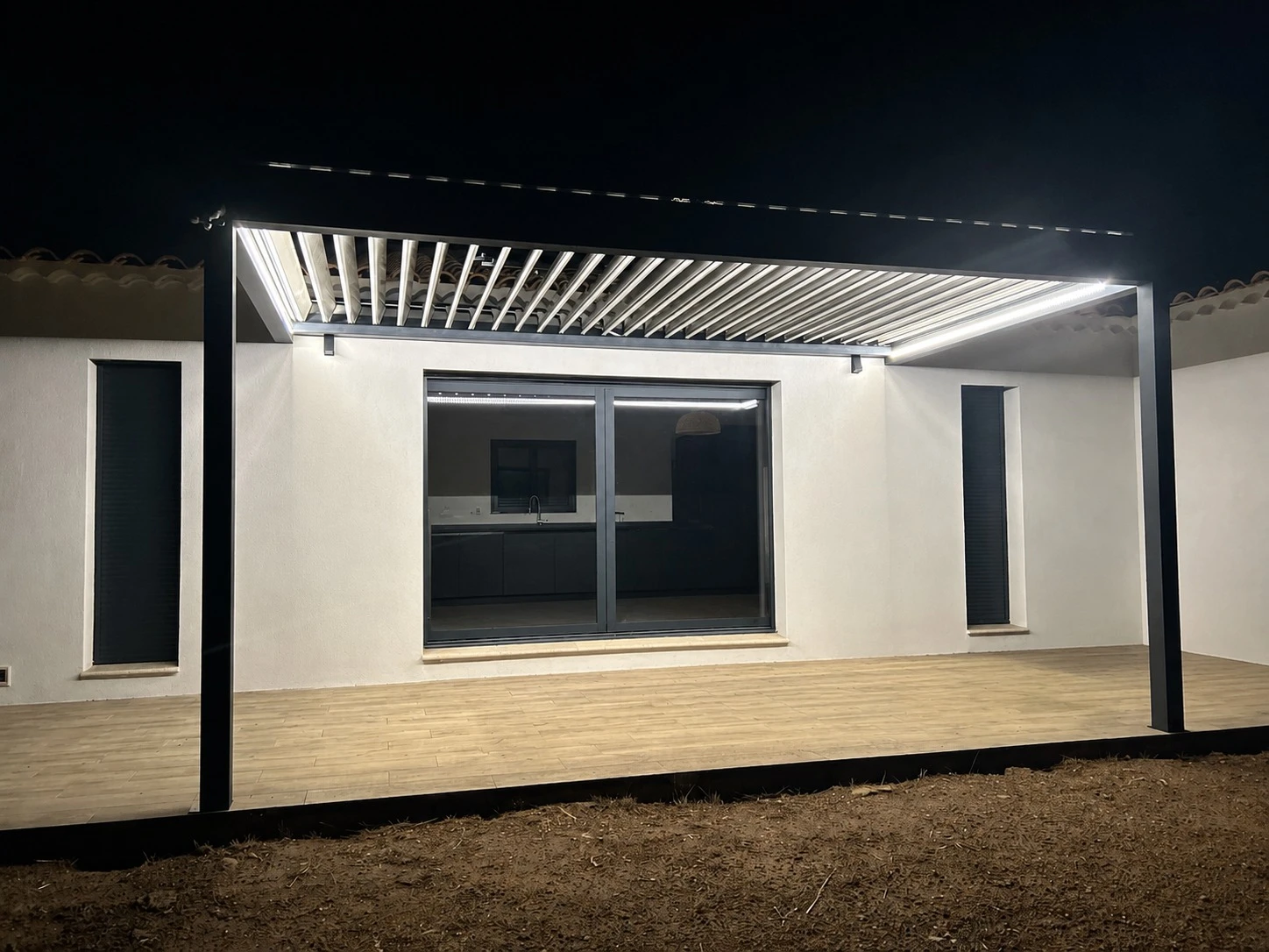 Pergola bioclimatique aluminium sur mesure – Profitez de votre terrasse toute l'année | VITREA