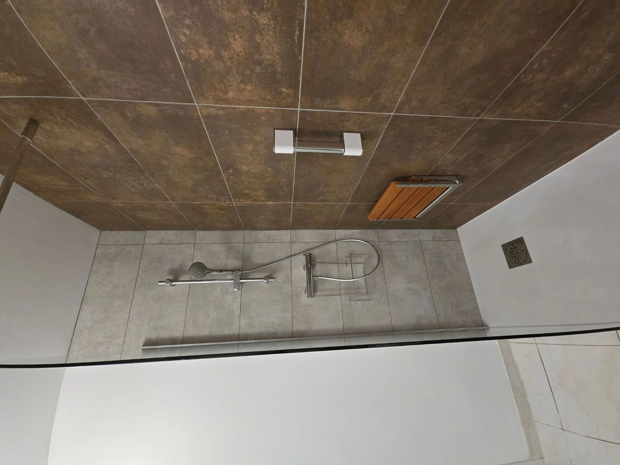 Installation de douche senior à Marseille et dans les Bouches-du-Rhône