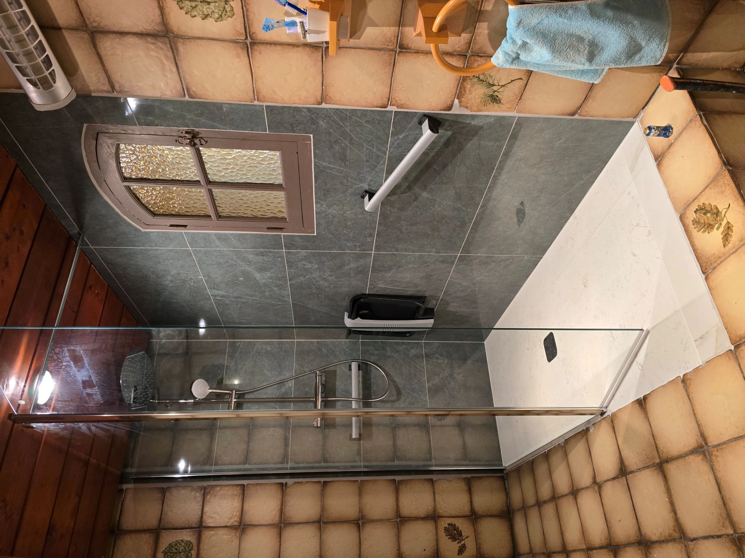 Installation de douche senior à Marseille et dans les Bouches-du-Rhône