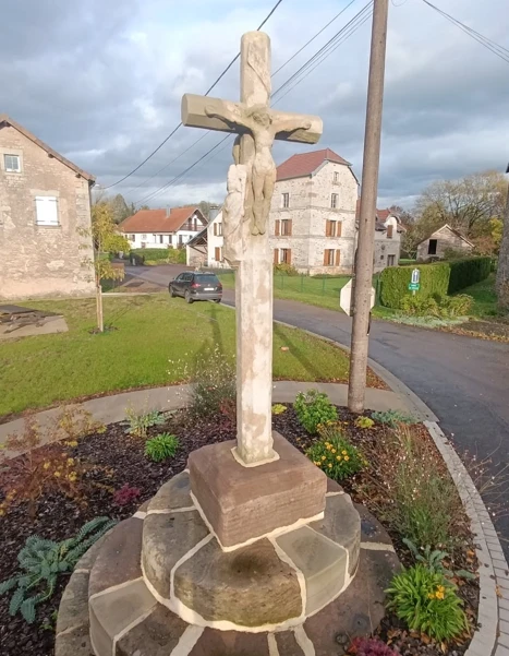 Nettoyage des monuments  aux morts, calvaires et fontaines