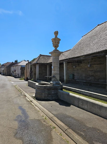 Nettoyage des monuments  aux morts, calvaires et fontaines
