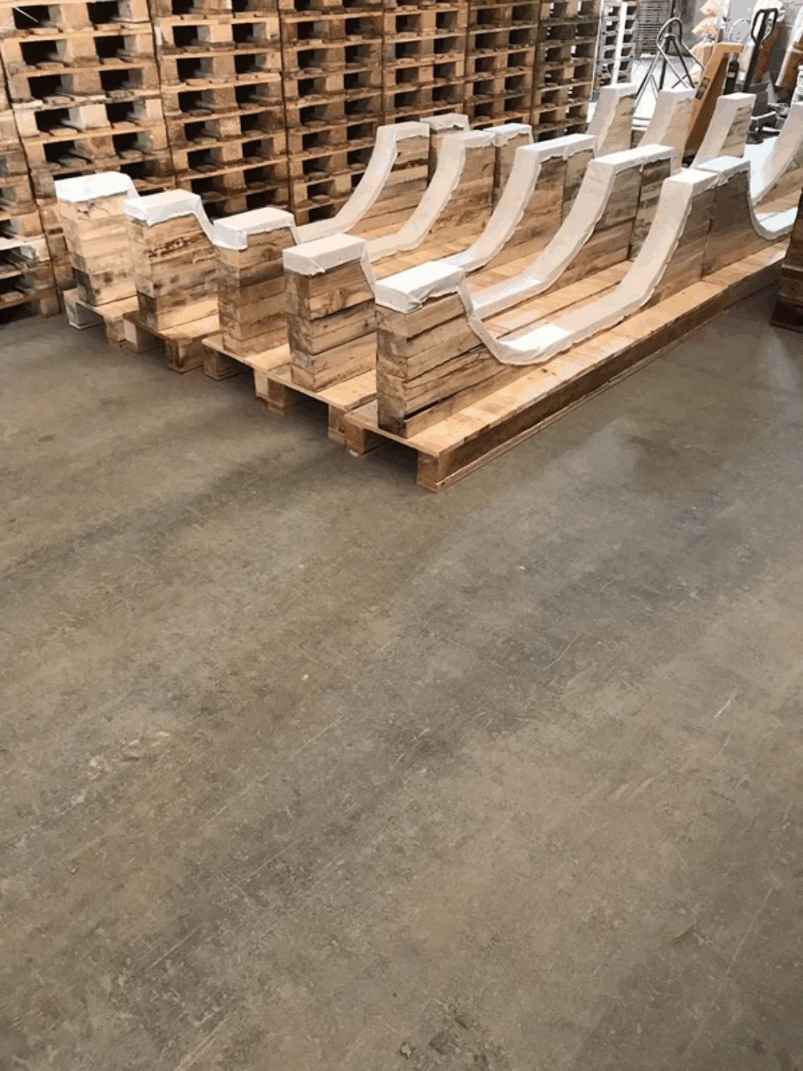 Berceaux en bois sur mesure pour le transport de tuyaux et charges cylindriques