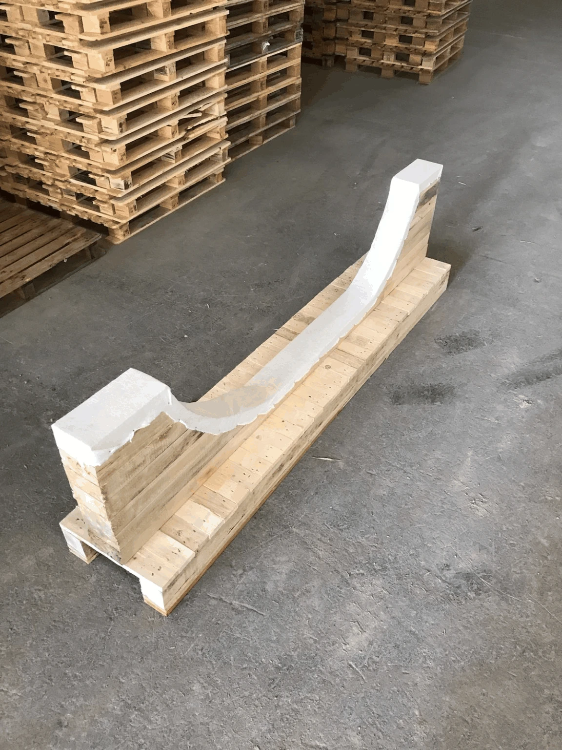 Berceaux en bois sur mesure pour le transport de tuyaux et charges cylindriques