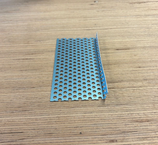 Grille d'aération pour terrasse bois