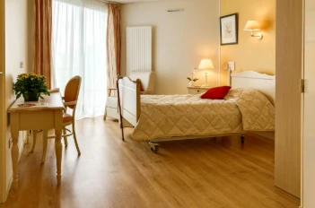 Investissement en chambre médicalisée en EHPAD au loyer de 814 € garanti net d'impôt pour la retraite complémentaire.