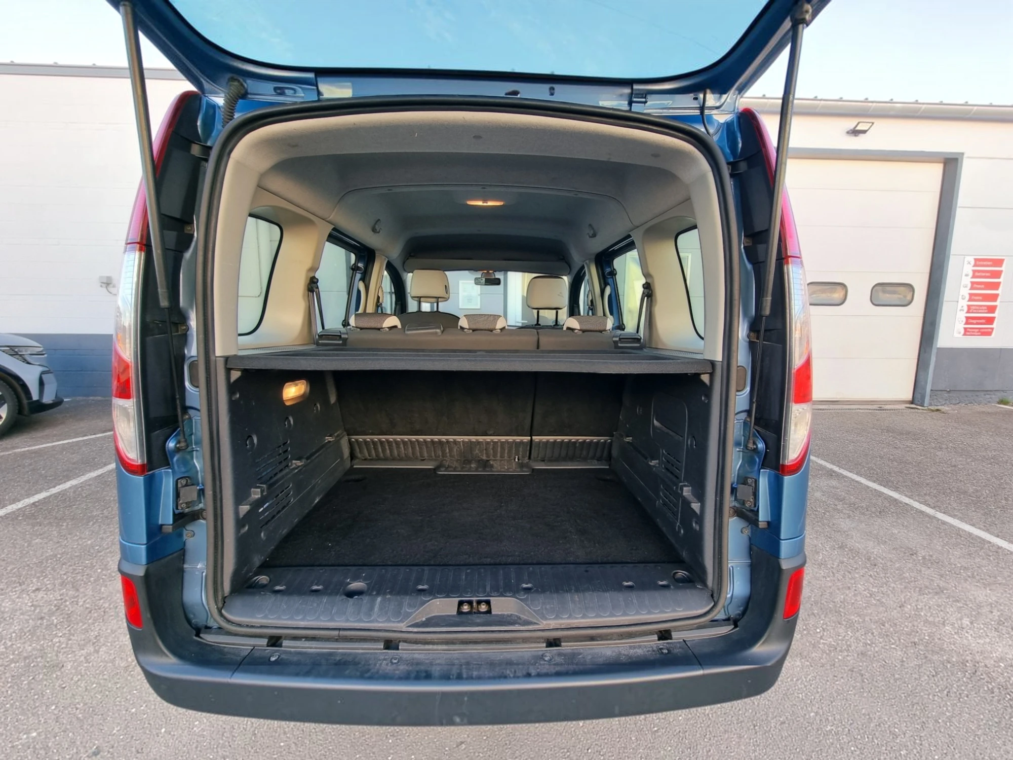 Renault Kangoo 1.6 16V 105 CV DYNAMIQUE/2E MAIN/65 300KM/DISTRI 2026/ATTELAGE/CLIM AUTO/GTIE 12 MOIS