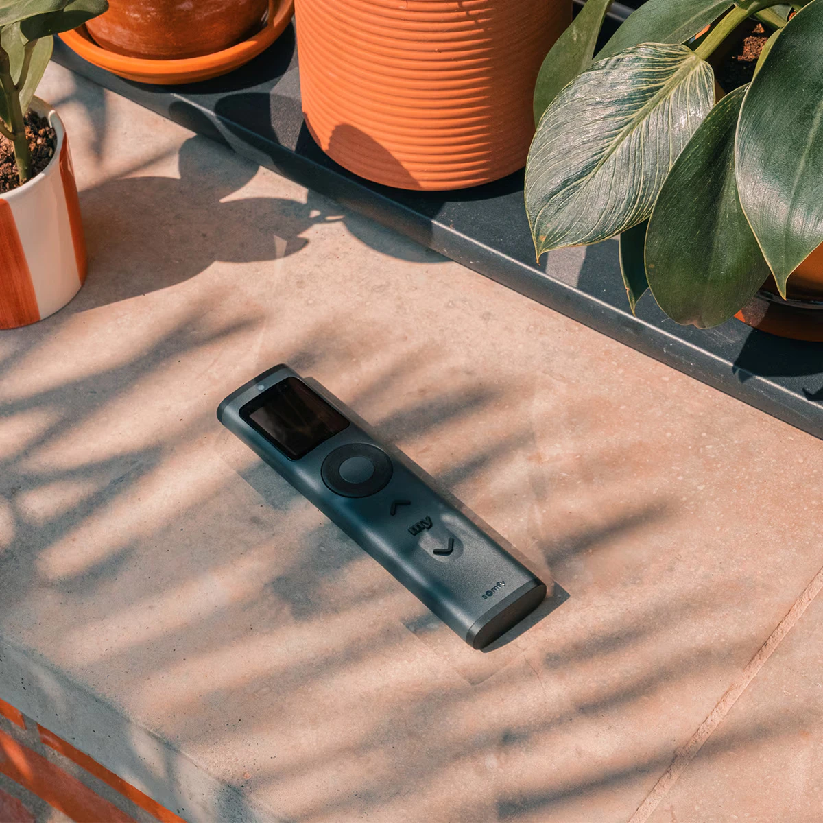 Télécommande Somfy Ysia Patio io Anthracite – 16 canaux – Écran couleur