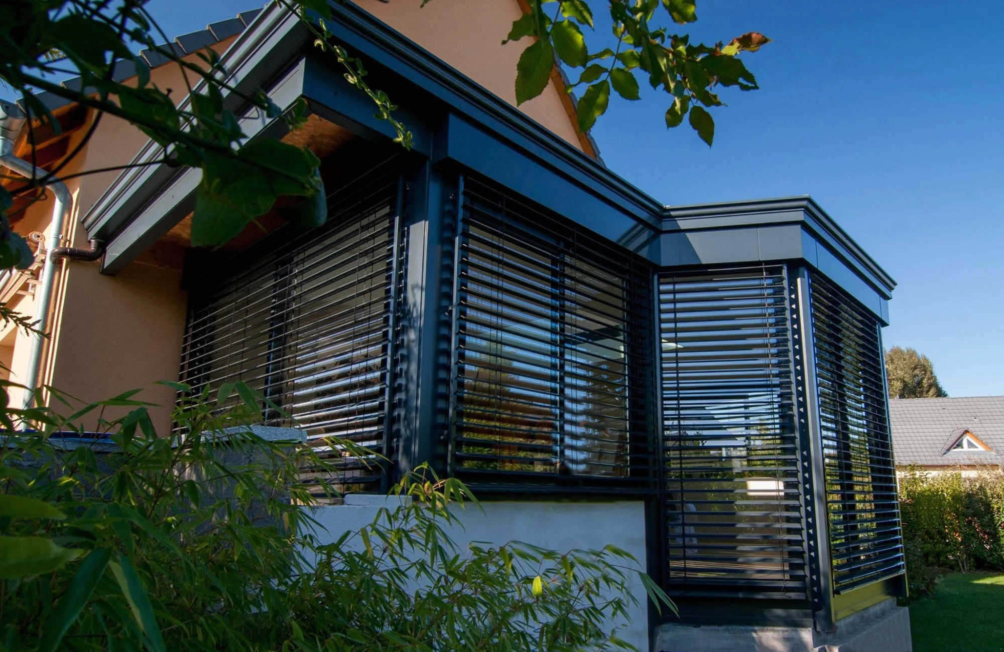Stores : Brise soleil orientable - LUX ZENITHAL - BAS-RHIN