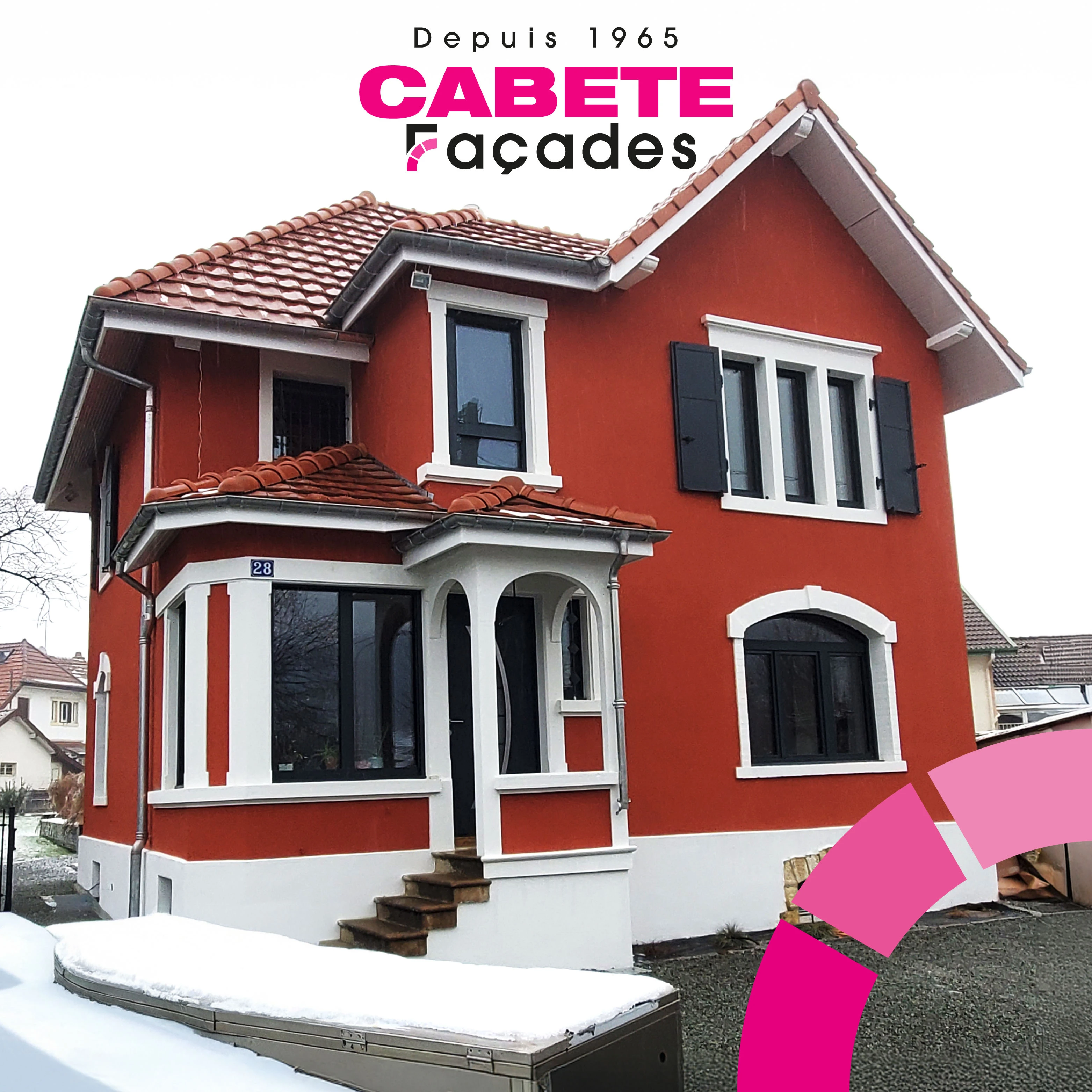 Ravalement des façades d'une maison en pierres