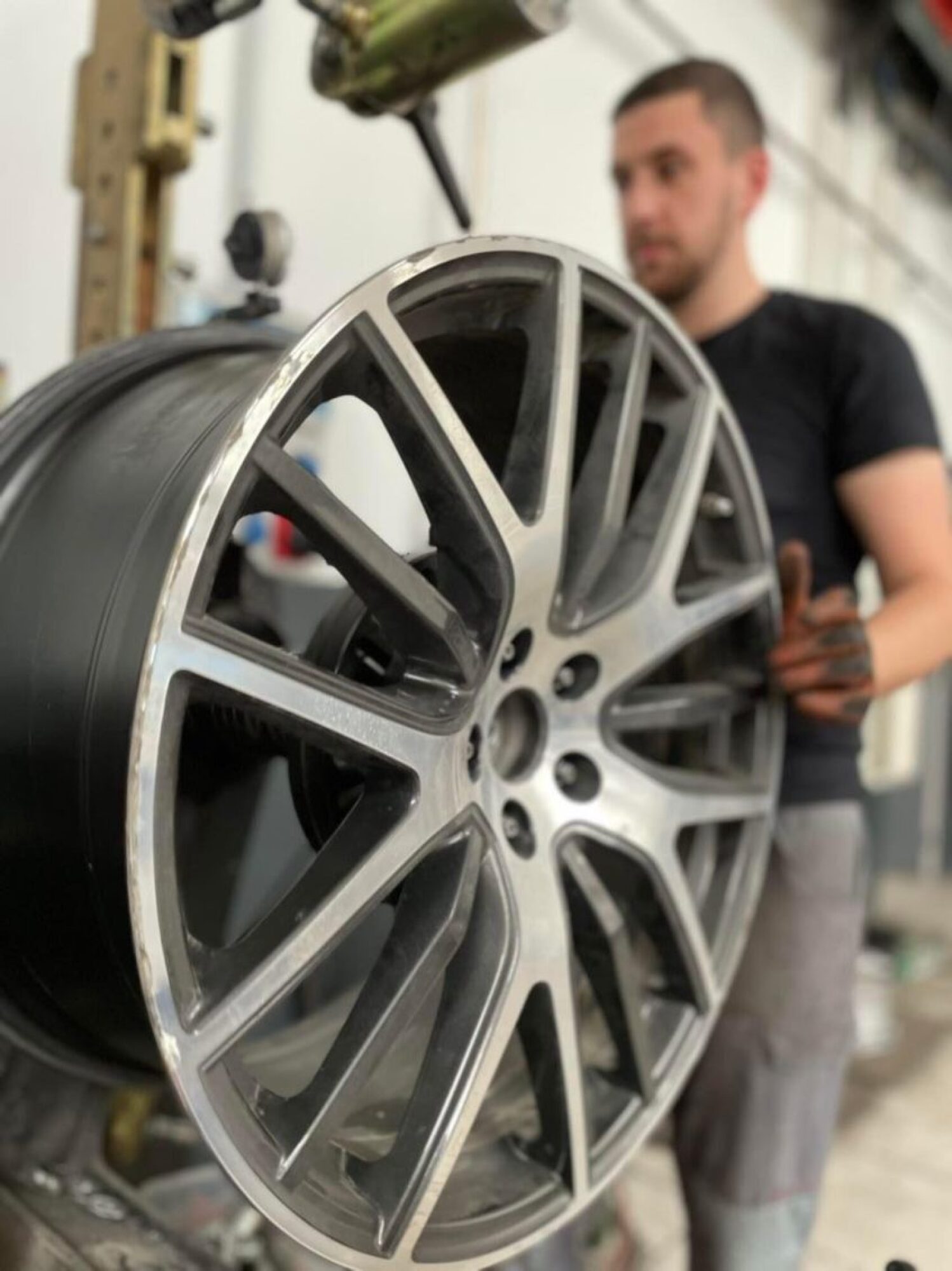 Dévoilage de jante aluminium