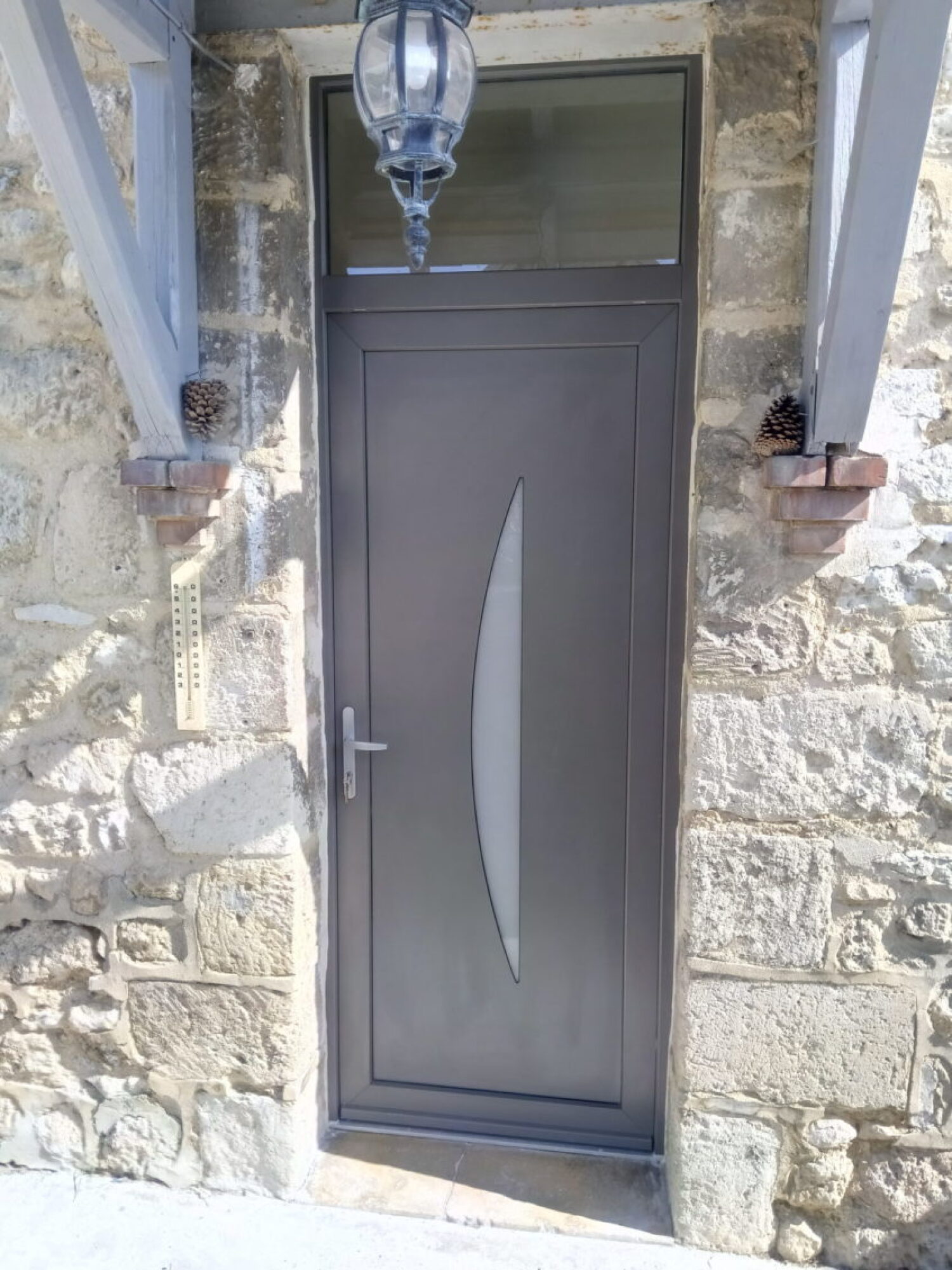 Porte d'entrée en PVC