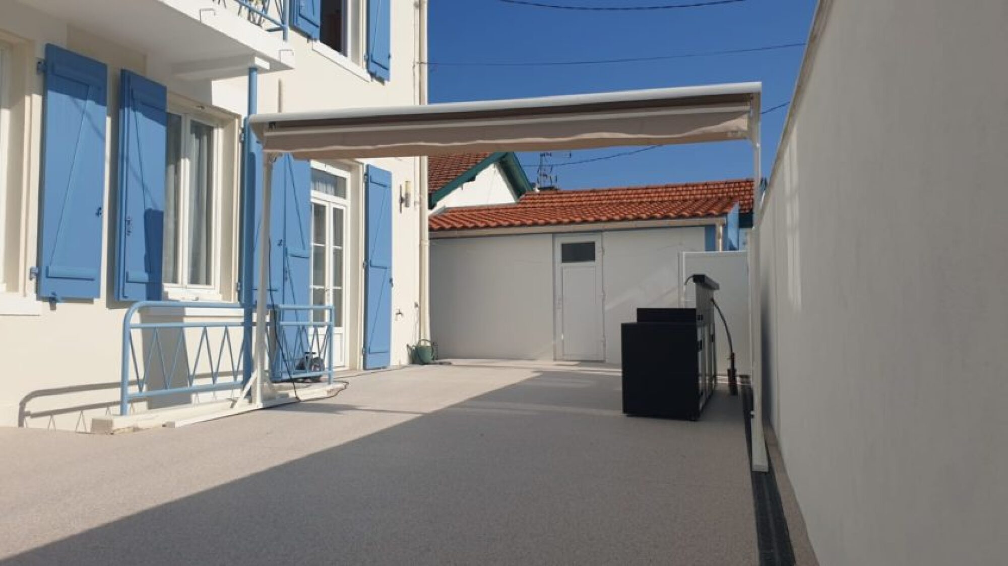 Installation store double pente sur mesure