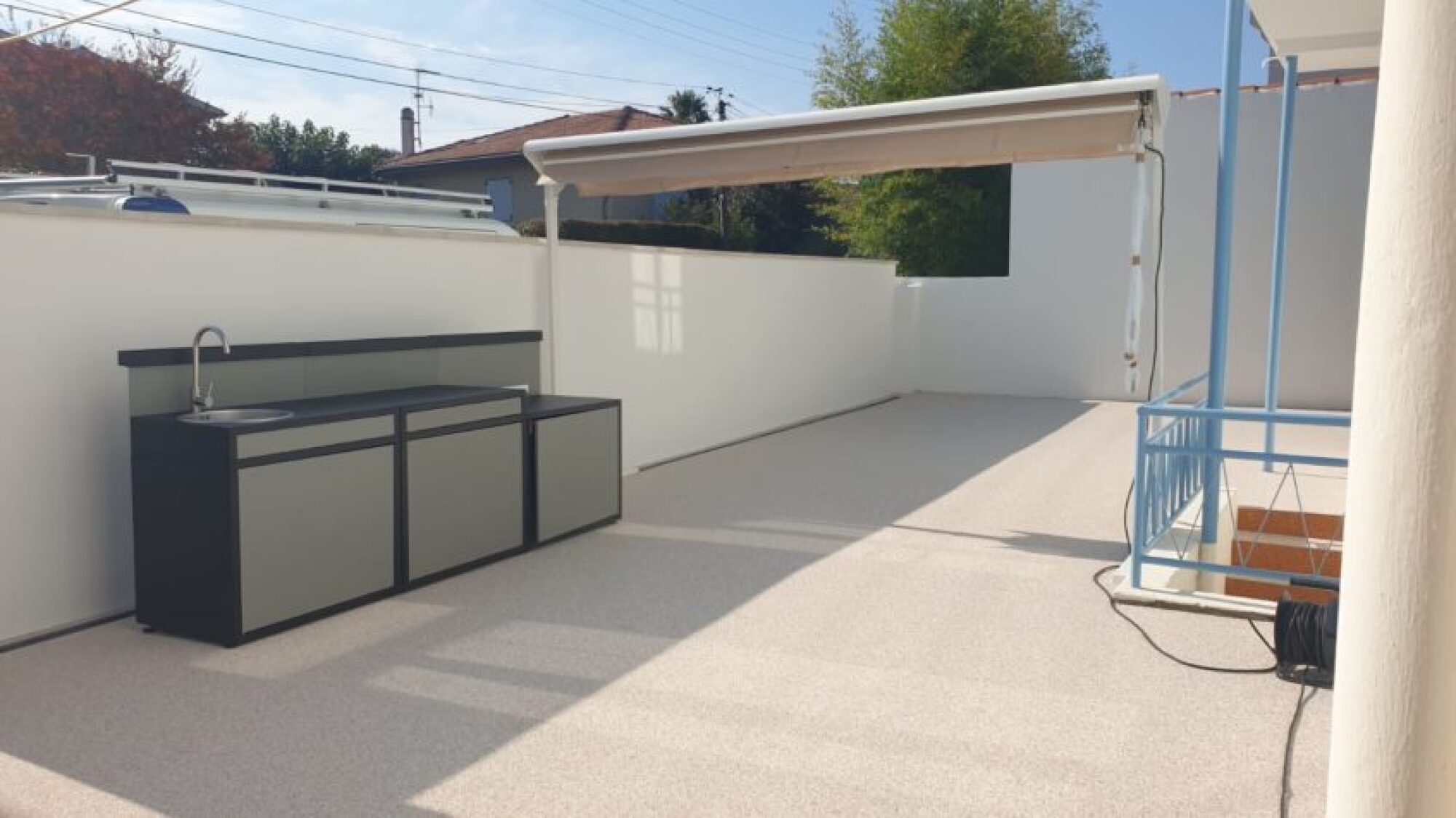 Installation store double pente sur mesure