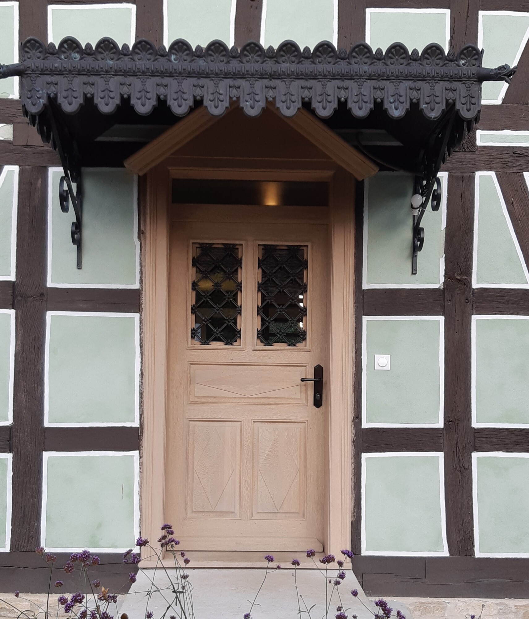 Porte d’entrée en bois
