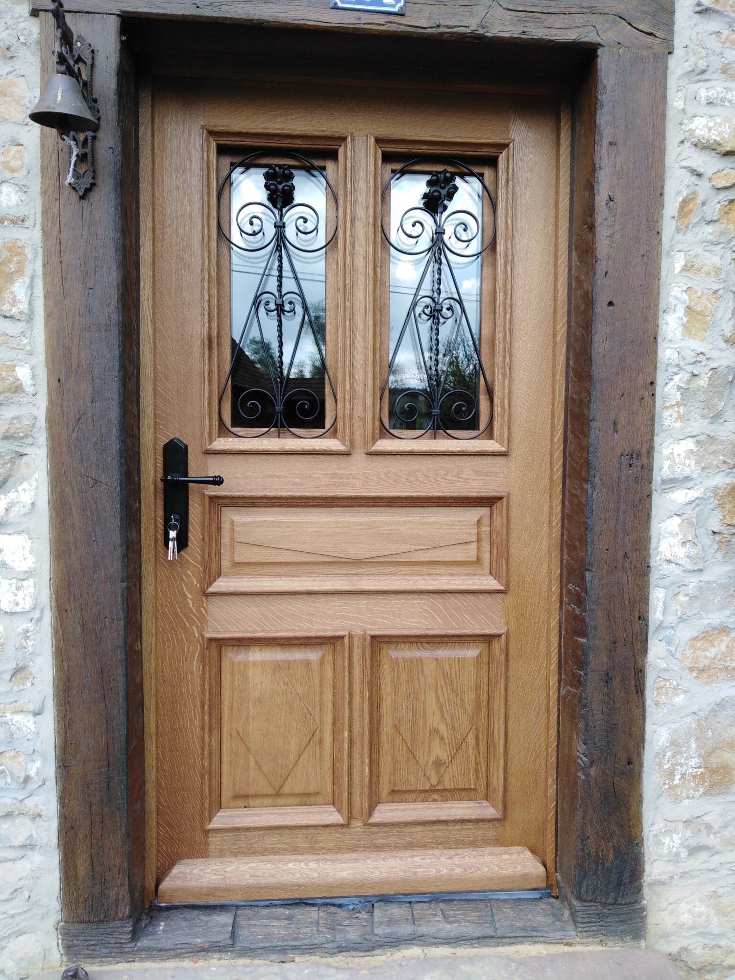 Porte d’entrée en bois